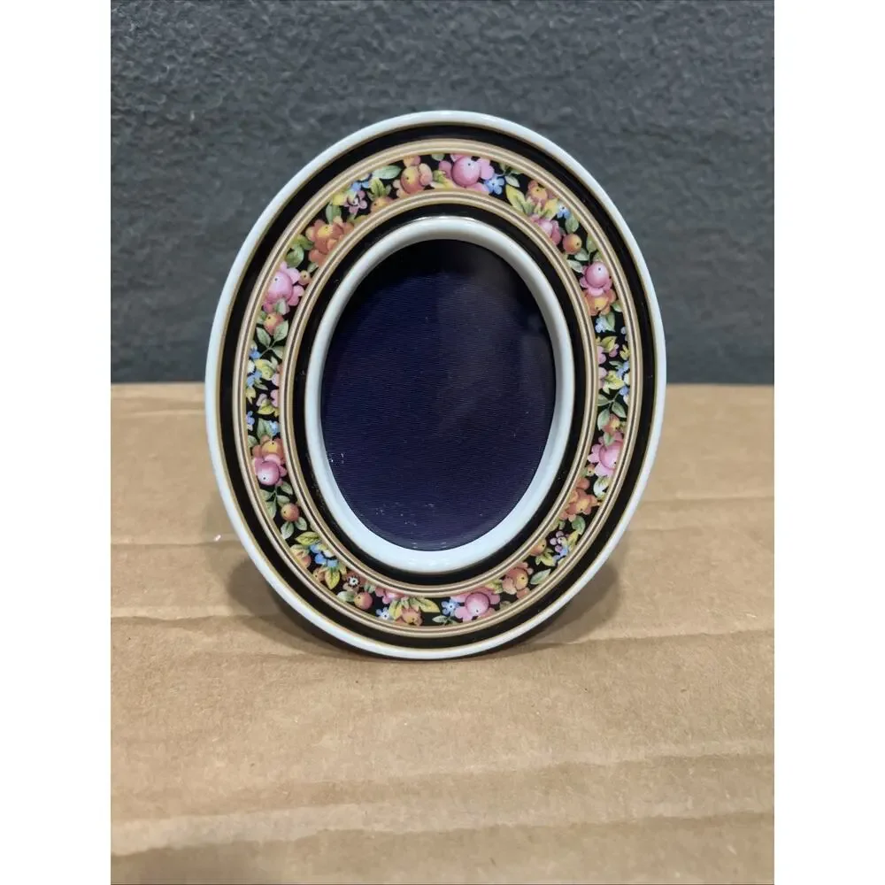 Wedgwood Clio Bone China Picture Frame – Floral & Black Border – Made in England